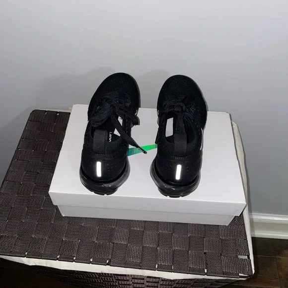 Nike White Air VaporMax Flyknit 2 Box - Picture 4 of 4